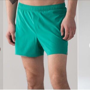Lululemon Surge 5” Reflective Running Short in Viridian Green sz Medium